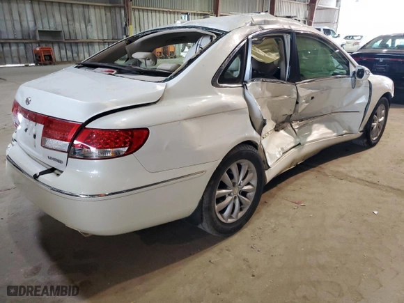 2007 Hyundai Azera SE with VIN KMHFC46F07A237060, listed as a Copart auction lot 70282584 with 135,663 mi miles and Salvage Title. Bid and sale history available at carsss.com. Image 3.