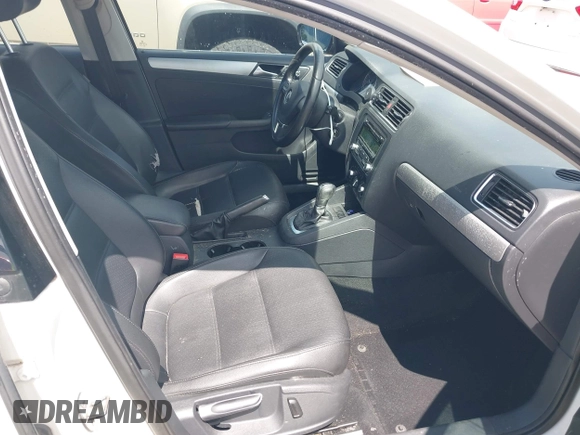 2013 Volkswagen Jetta SE with VIN 3VWDX7AJ1DM319114, listed as a IAAI auction lot 42295095 with 164,583 mi miles and . Bid and sale history available at DreamBid. Image 5.