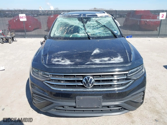 2022 Volkswagen Tiguan SE with VIN 3VV3B7AX7NM168302, listed as a IAAI auction lot 41588270 with 1 mi miles. Bid and sale history available at carsss.com. Image 11.