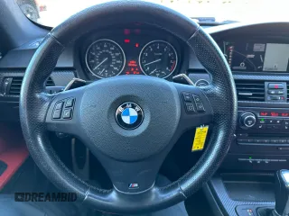 2011 BMW 3 Series 335i xDrive z VIN WBAKF9C54BE620159, wystawiony jako Copart lot #64338285 z przebiegiem 100 528 mil mil oraz Czysty tytuł • Clean title. Historia ofert i sprzedaży dostępna na DreamBid. Obrazek 12.
