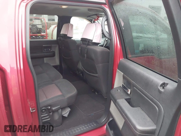 2007 Ford F-150 XLT z VIN 1FTPW12V27KA45872, wystawiony jako IAAI lot #41922758 z przebiegiem 92 213 mil mil oraz . Historia ofert i sprzedaży dostępna na DreamBid. Obrazek 8.