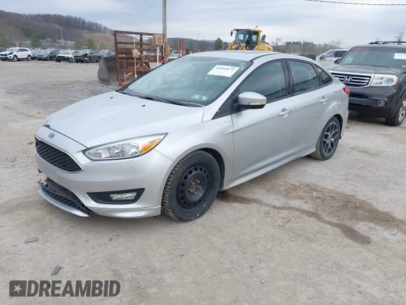 2015 Ford Focus SE с VIN 1FADP3F24FL297665, выставлен на аукционе IAAI как лот 41893672 с пробегом 105 719 миль миль и . История ставок и продаж доступна на DreamBid. Изображение 2.