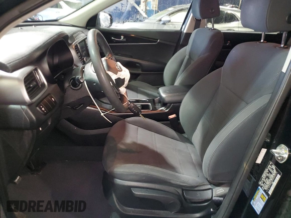 2019 Kia Sorento LX with VIN 5XYPG4A33KG592372, listed as a Copart auction lot 86431194 with 98,840 mi miles and Salvage Title. Bid and sale history available at carsss.com. Image 7.