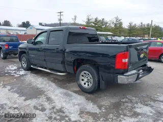 2010 Chevrolet Silverado 1500 LT with VIN 3GCRKSEA5AG191507, listed as a IAAI auction lot 41531755 with 220,184 mi miles. Bid and sale history available at carsss.com. Image 3.