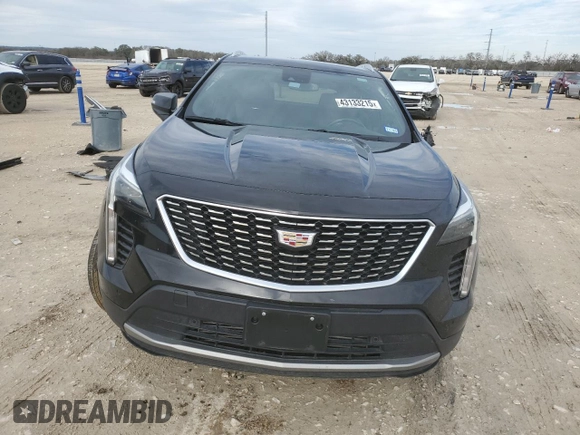 2022 Cadillac XT4 FWD Premium Luxury z VIN 1GYFZCR42NF135325, wystawiony jako Copart lot #43133215 z przebiegiem 48 998 mil mil oraz Szkoda całkowita • Salvage title. Historia ofert i sprzedaży dostępna na DreamBid. Obrazek 5.