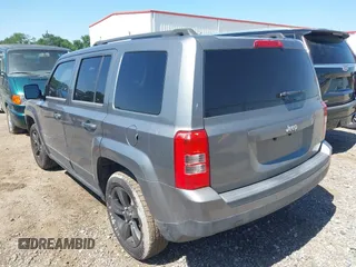 2013 Jeep Patriot Sport z VIN 1C4NJPBB8DD168770, wystawiony jako IAAI lot #41923641 z przebiegiem 104 747 mil mil oraz . Historia ofert i sprzedaży dostępna na DreamBid. Obrazek 3.