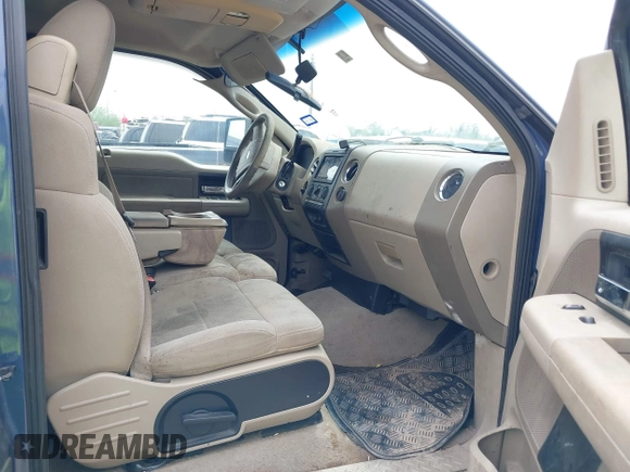 2006 Ford F-150 STX with VIN 1FTRX12W46NA47036, listed as a IAAI auction lot 41886208 with 272,391 mi miles. Bid and sale history available at carsss.com. Image 5.