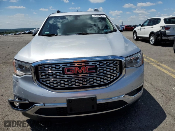 2018 GMC Acadia Denali z VIN 1GKKNXLS8JZ108156, wystawiony jako Copart lot #55960015 z przebiegiem 59 611 mil mil oraz Szkoda całkowita • Salvage title. Historia ofert i sprzedaży dostępna na DreamBid. Obrazek 5.