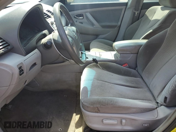 2011 Toyota Camry LE z VIN 4T1BF3EK7BU128665, wystawiony jako Copart lot #78161054 z przebiegiem 219 457 mil mil oraz Szkoda całkowita • Salvage title. Historia ofert i sprzedaży dostępna na DreamBid. Obrazek 7.