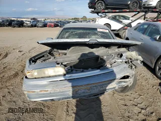 1997 Ford Crown Victoria LX z VIN 2FALP74W1VX206832, wystawiony jako Copart lot #51716425 z przebiegiem 325 063 mil mil oraz Szkoda całkowita • Salvage title. Historia ofert i sprzedaży dostępna na DreamBid. Obrazek 5.