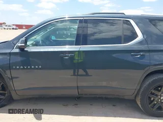 2018 Chevrolet Traverse LT Cloth z VIN 1GNERGKW0JJ242781, wystawiony jako IAAI lot #42458318 z przebiegiem 16 177 mil mil oraz . Historia ofert i sprzedaży dostępna na DreamBid. Obrazek 14.