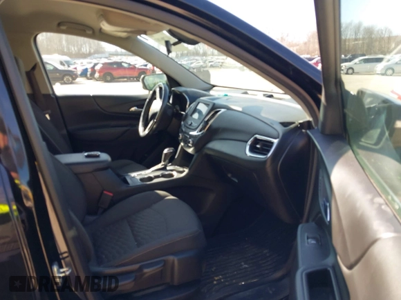 2019 Chevrolet Equinox LT with VIN 2GNAXUEV4K6135155, listed as a IAAI auction lot 41796183 with 104,554 mi miles and . Bid and sale history available at carsss.com. Image 5.