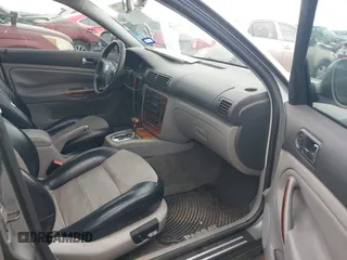 2004 Volkswagen Passat GLX z VIN WVWRH63B44P197011, wystawiony jako IAAI lot #42019610 z przebiegiem 151 540 mil mil oraz . Historia ofert i sprzedaży dostępna na DreamBid. Obrazek 5.
