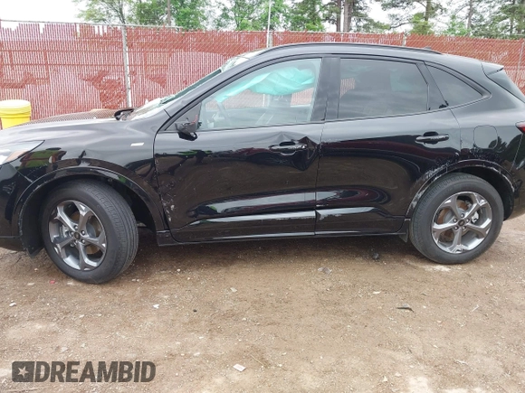 2024 Ford Escape ST-Line with VIN 1FMCU0MZ3RUA57188, listed as a IAAI auction lot 41952211 with 13,024 mi miles and . Bid and sale history available at DreamBid. Image 14.