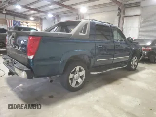 2005 Chevrolet Avalanche Z66 with VIN 3GNEC12Z05G110202, listed as a Copart auction lot 82638824 with 208,621 mi miles and Salvage Title. Bid and sale history available at carsss.com. Image 3.