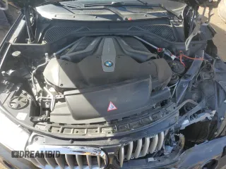 2017 BMW X5 xDrive50i z VIN 5UXKR6C38H0U13320, wystawiony jako Copart lot #48004895 z przebiegiem 84 307 mil mil oraz Szkoda całkowita • Salvage title. Historia ofert i sprzedaży dostępna na DreamBid. Obrazek 12.