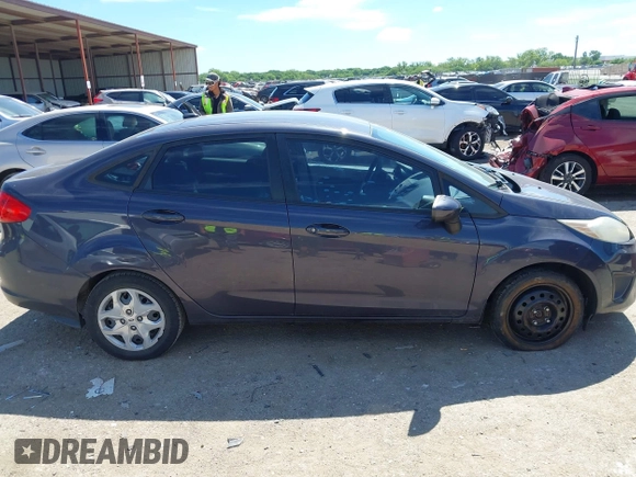 2013 Ford Fiesta S с VIN 3FADP4AJ7DM207683, выставлен на аукционе IAAI как лот 42220602 с пробегом 129 549 миль миль и . История ставок и продаж доступна на DreamBid. Изображение 13.