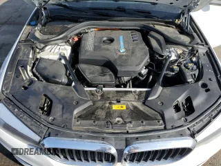 2018 BMW 5 Series 530e xDrive with VIN WBAJB1C51JB084280, listed as a Copart auction lot 45713625 with 106,846 mi miles and Clean Title. Bid and sale history available at carsss.com. Image 11.