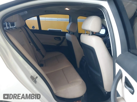 2011 BMW 3 Series 328i с VIN WBAPH5C50BA440919, выставлен на аукционе IAAI как лот 42494376 с пробегом 118 877 миль миль и . История ставок и продаж доступна на DreamBid. Изображение 8.