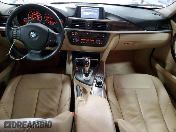 2013 BMW 3 Series 328i xDrive z VIN WBA3B5C5XDF596312, wystawiony jako Copart lot #88660715 z przebiegiem 76 751 mil mil oraz Szkoda całkowita • Salvage title. Historia ofert i sprzedaży dostępna na DreamBid. Obrazek 8.