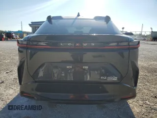 2023 Lexus RZ 450e Premium z VIN JTJAAAAB2PA007458, wystawiony jako Copart lot #72479994 z przebiegiem 6041 mil mil oraz Szkody całkowita. Historia ofert i sprzedaży dostępna na DreamBid. Obrazek 6.