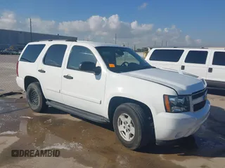 2007 Chevrolet Tahoe LS with VIN 1GNFC13027R182686, listed as a IAAI auction lot 40660357 with 286,176 mi miles and . Bid and sale history available at DreamBid. Image 1.