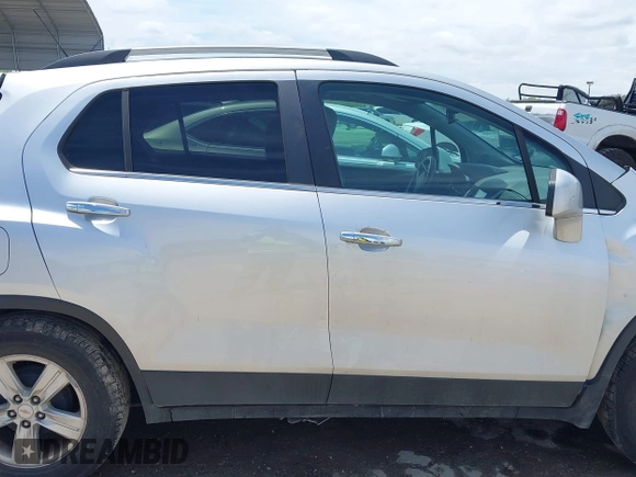 2017 Chevrolet Trax LT with VIN KL7CJLSB6HB166935, listed as a IAAI auction lot 41901204 with 114,352 mi miles and . Bid and sale history available at carsss.com. Image 13.