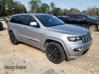 2018 Jeep Grand Cherokee Laredo E with VIN 1C4RJEAG2JC304458, listed as a Copart auction lot 45385415 with 102,172 mi miles and Salvage Title. Bid and sale history available at carsss.com. Image 4.