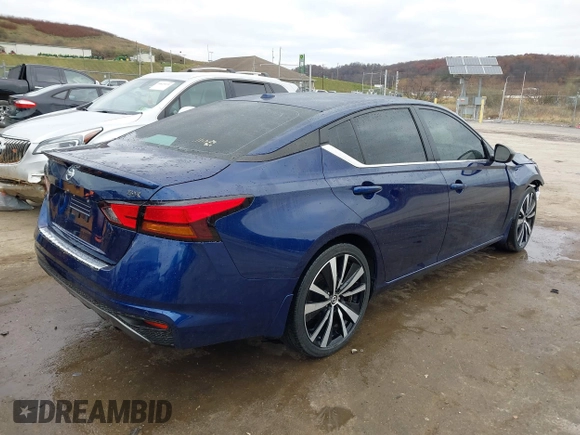 2022 Nissan Altima SR with VIN 1N4BL4CV4NN367465, listed as a IAAI auction lot 40811718 with 48,651 mi miles and . Bid and sale history available at DreamBid. Image 4.