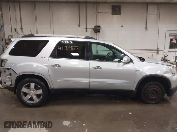 2011 GMC Acadia SLT1 with VIN 1GKKVRED3BJ411906, listed as a IAAI auction lot 41139873 with 197,267 mi miles. Bid and sale history available at carsss.com. Image 14.