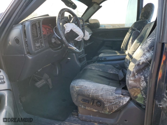 2001 Chevrolet Silverado 1500 LT with VIN 1GCEK19T31Z134727, listed as a Copart auction lot 46587895 with 285,020 mi miles and Salvage Title. Bid and sale history available at carsss.com. Image 7.