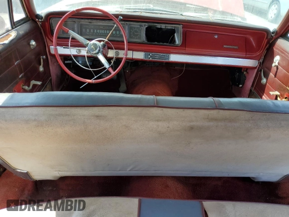 1966 Chevrolet Impala z VIN 164696D136646, wystawiony jako Copart lot #65637205 z przebiegiem 32 333 mil mil oraz Czysty tytuł • Clean title. Historia ofert i sprzedaży dostępna na DreamBid. Obrazek 8.