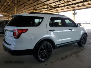 2017 Ford Explorer XLT z VIN 1FM5K8D86HGC87745, wystawiony jako Copart lot #54706325 z przebiegiem 116 107 mil mil oraz Szkoda całkowita • Salvage title. Historia ofert i sprzedaży dostępna na DreamBid. Obrazek 3.