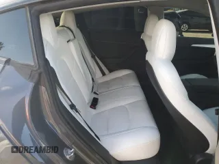 2022 Tesla Model 3 z VIN 5YJ3E1EA1NF337727, wystawiony jako Copart lot #51175655 z przebiegiem 40 551 mil mil oraz Szkoda całkowita • Salvage title. Historia ofert i sprzedaży dostępna na DreamBid. Obrazek 10.