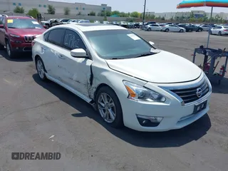 2013 Nissan Altima SV with VIN 1N4AL3APXDN582518, listed as a IAAI auction lot 42427962 with 113,195 mi miles and . Bid and sale history available at DreamBid. Image 1.