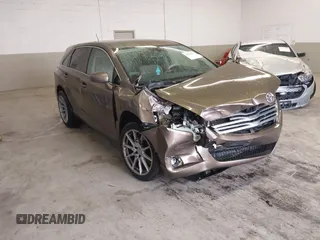 2009 Toyota Venza with VIN 4T3ZK11A69U015318, listed as a IAAI auction lot 41979012 with 140,202 mi miles. Bid and sale history available at carsss.com. Image 1.