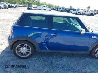 2007 MINI Hardtop S z VIN WMWMF73527TV31819, wystawiony jako IAAI lot #41977366 z przebiegiem 125 144 mil mil oraz . Historia ofert i sprzedaży dostępna na DreamBid. Obrazek 6.