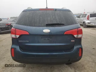 2015 Kia Sorento LX z VIN 5XYKT4A62FG574600, wystawiony jako Copart lot #86706194 z przebiegiem Nie podano mil oraz Szkoda całkowita • Salvage title. Historia ofert i sprzedaży dostępna na DreamBid. Obrazek 6.