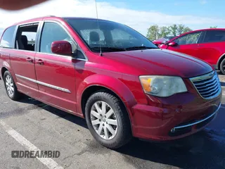 2013 Chrysler Town & Country Touring z VIN 2C4RC1BG0DR808746, wystawiony jako IAAI lot #42211342 z przebiegiem 117 542 mil mil oraz . Historia ofert i sprzedaży dostępna na DreamBid. Obrazek 1.