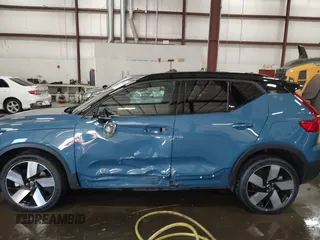 2023 Volvo XC40 Ultimate с VIN YV4ED3UM9P2090415, выставлен на аукционе IAAI как лот 41138900 с пробегом 8 292 миль миль и . История ставок и продаж доступна на DreamBid. Изображение 14.