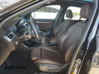 2021 BMW X1 xDrive28i с VIN WBXJG9C04M5T50887, выставлен на аукционе Copart как лот 56631925 с пробегом 31 368 миль миль и Списание • Salvage title. История ставок и продаж доступна на DreamBid. Изображение 7.