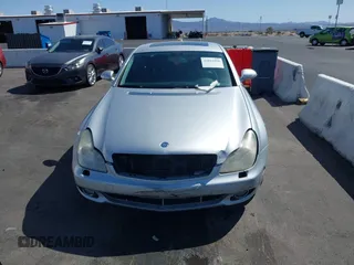 2007 Mercedes-Benz CLS-Class 5.5L with VIN WDDDJ72X17A087032, listed as a IAAI auction lot 42012898 with 174,912 mi miles. Bid and sale history available at carsss.com. Image 6.