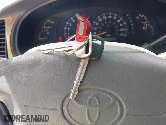2000 Toyota Tundra SR5 with VIN 5TBRT3411YS070241, listed as a IAAI auction lot 41785990 with 204,276 mi miles and . Bid and sale history available at DreamBid. Image 11.