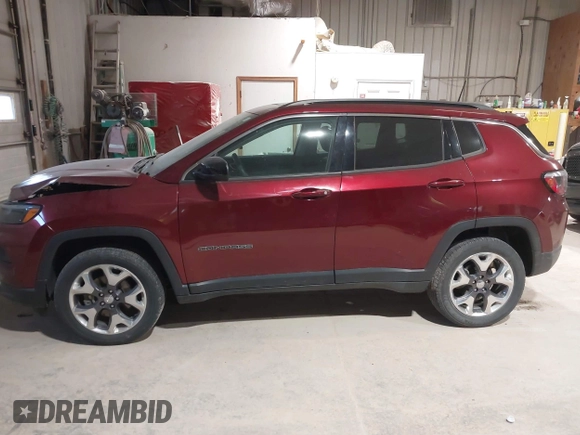 2022 Jeep Compass Latitude with VIN 3C4NJDBBXNT110637, listed as a IAAI auction lot 41967575 with 36,933 mi miles and . Bid and sale history available at DreamBid. Image 14.