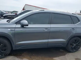 2022 Volkswagen Taos SE z VIN 3VVSX7B2XNM062037, wystawiony jako IAAI lot #42051064 z przebiegiem 30 149 mil mil oraz . Historia ofert i sprzedaży dostępna na DreamBid. Obrazek 15.