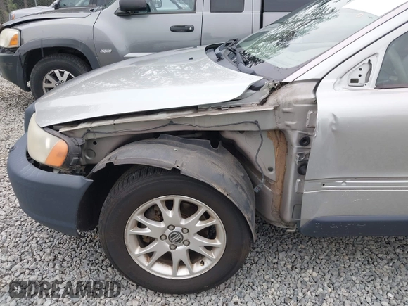 2005 Volvo XC70 with VIN YV1SZ592151195652, listed as a IAAI auction lot 42125275 with 183,928 mi miles and . Bid and sale history available at DreamBid. Image 6.