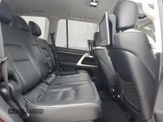 2017 Toyota Land Cruiser z VIN JTMCY7AJ9H4053712, wystawiony jako Copart lot #81350794 z przebiegiem 124 942 mil mil oraz Szkoda całkowita • Salvage title. Historia ofert i sprzedaży dostępna na DreamBid. Obrazek 11.
