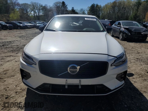 2024 Volvo S60 Plus Dark Theme z VIN 7JRL12FL4RG300900, wystawiony jako Copart lot #54564055 z przebiegiem Nie podano mil oraz Czysty tytuł • Clean title. Historia ofert i sprzedaży dostępna na DreamBid. Obrazek 5.