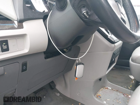2015 Toyota Sienna XLE с VIN 5TDYK3DC3FS579087, выставлен на аукционе IAAI как лот 42456365 с пробегом 127 350 миль миль и . История ставок и продаж доступна на DreamBid. Изображение 11.