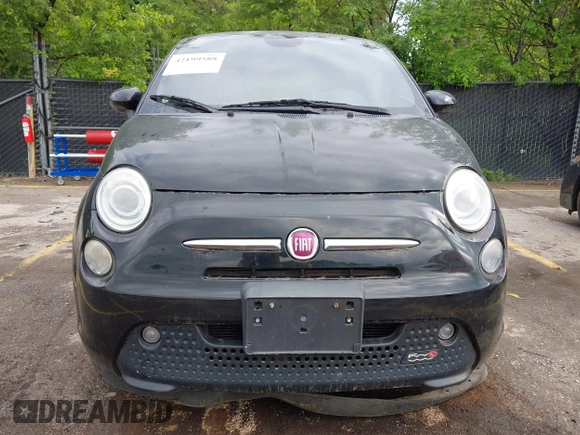 2015 FIAT 500e with VIN 3C3CFFGE4FT689654, listed as a IAAI auction lot 42199588 with 20,681 mi miles and . Bid and sale history available at DreamBid. Image 6.